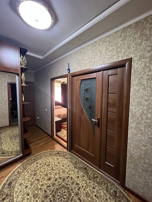 2 хонали 65 кв.м квартира Срочоо сотилади Аэропортга якин