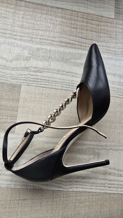 Pantofi Guess - mărimea 36