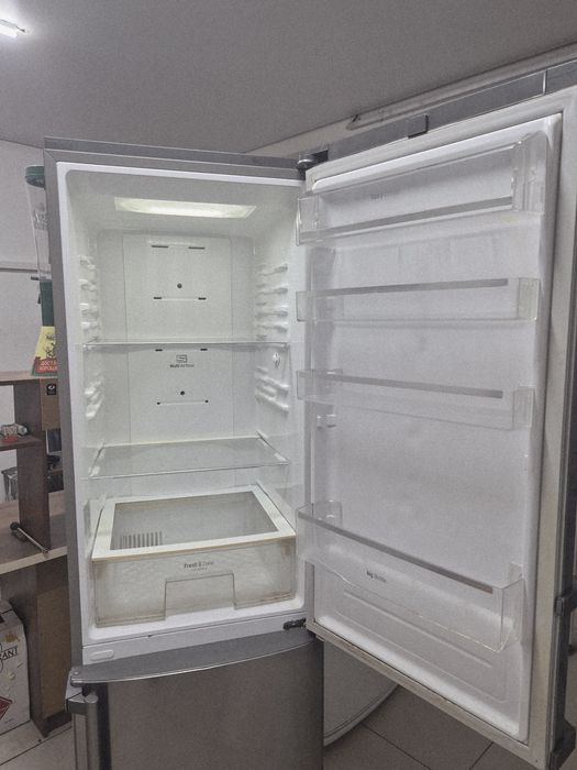 Продам холодильник LG