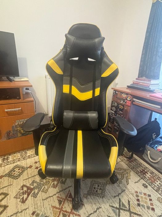 Vând scaun de gaming