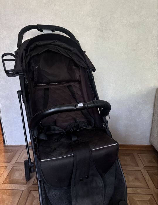 Коляска прогулочная