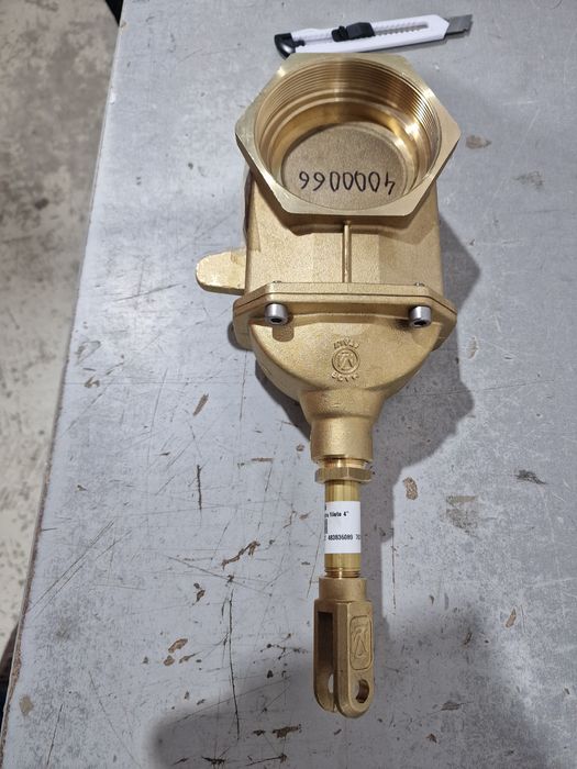 Robinet vidanja 4 toli import Italia original cu filete preț 1150 lei