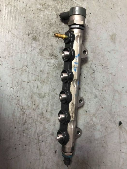 rampa injectoare  2.0 dci m9r renault trafic megane laguna koleos espace vel satis opel vivaro
