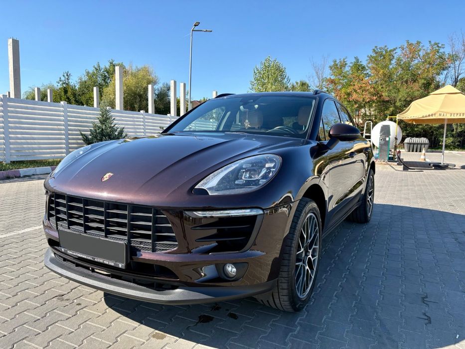 PORSCHE Macan