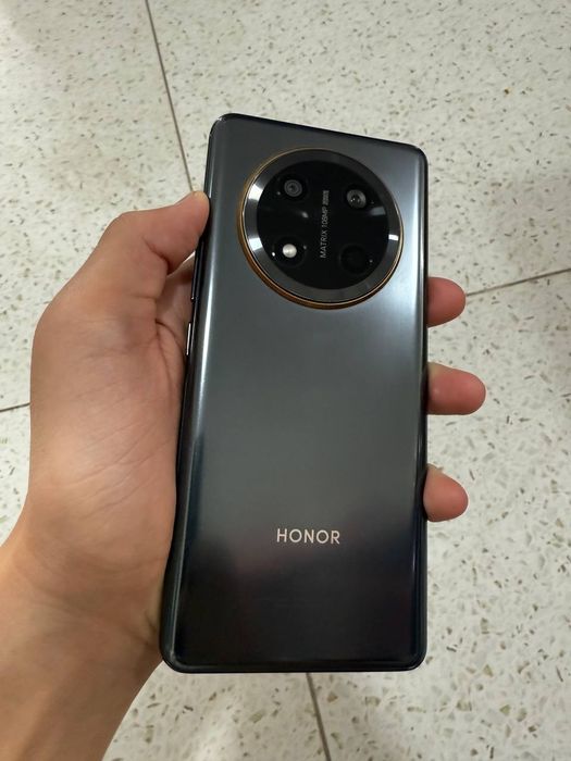 Telefon yangi ochlganiga 1 oy boldi