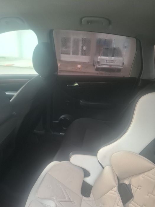 Автомобил мерцедес в 200