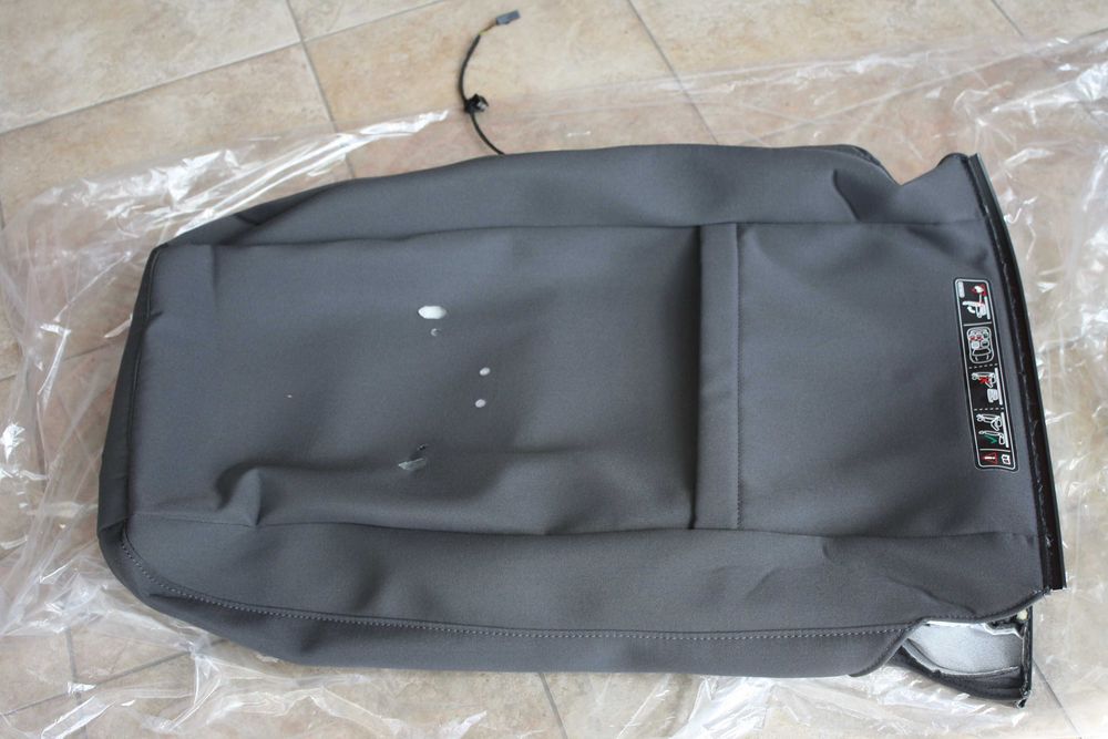 Husă scaun Volkswagen Touran cu încălzire 1T0 881 806 MF UEU