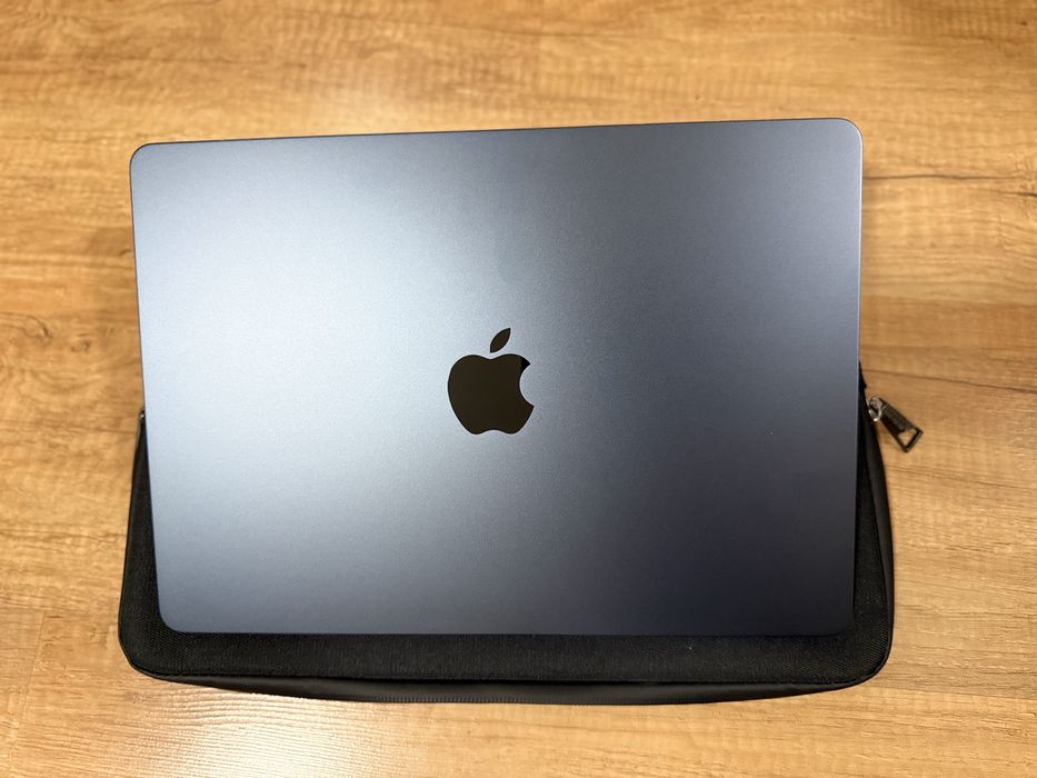 Лаптоп MacBook Air 13” M3 16GB RAM 512GB Midnight Blue ! ЧИСТО НОВ !
