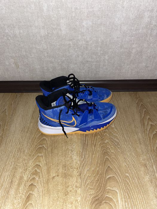Кроссовки Nike Kyrie 7