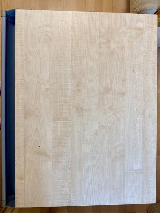 Растущий стол и стул