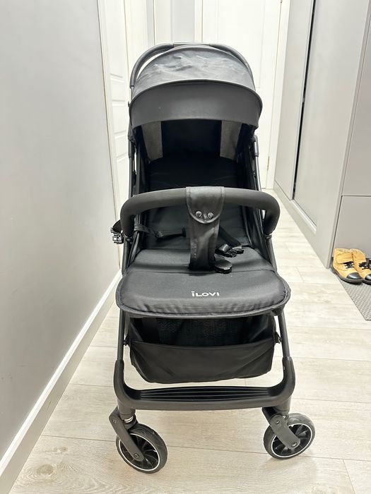 Продам легкую коляску