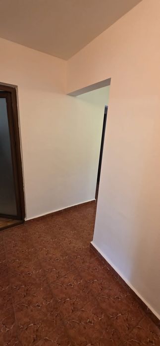 Apartament cu 4 camere decomandat