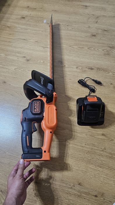 Foarfeca electrica Black+Decker pentru gard viu 36V lama 550mm