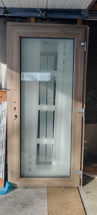 Vând fereastră tripan,usi tripan u utilizate în showroom