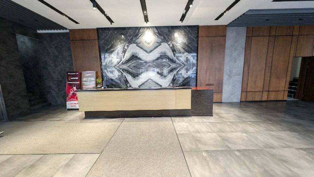 Сдаеться целый этаж в бизнес центре по ул Ойбек 400 кв