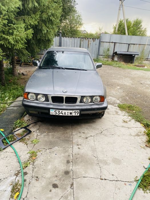 BMW E34 525продам
