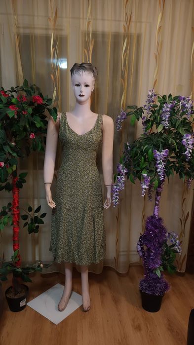 Vand 8 rochii  masura M/20 ron bucata