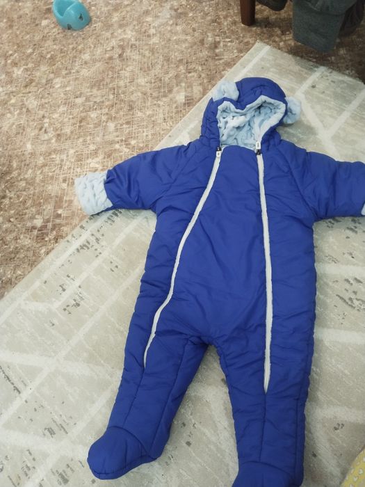 Продам детские комбинезоны