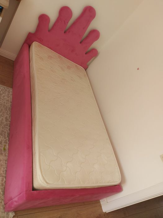 Детская кровать с матрасом