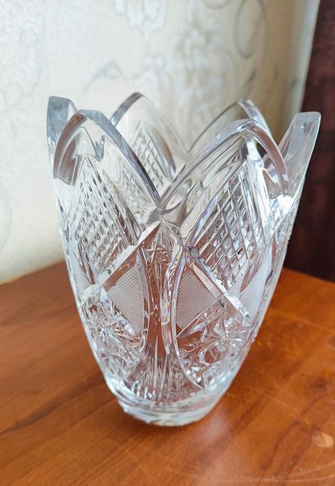 Хрустальная ваза Тюльпан