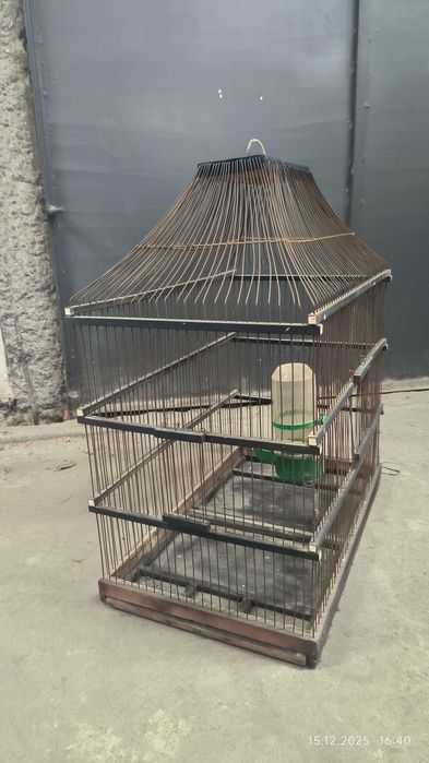 Клетка для птиц.