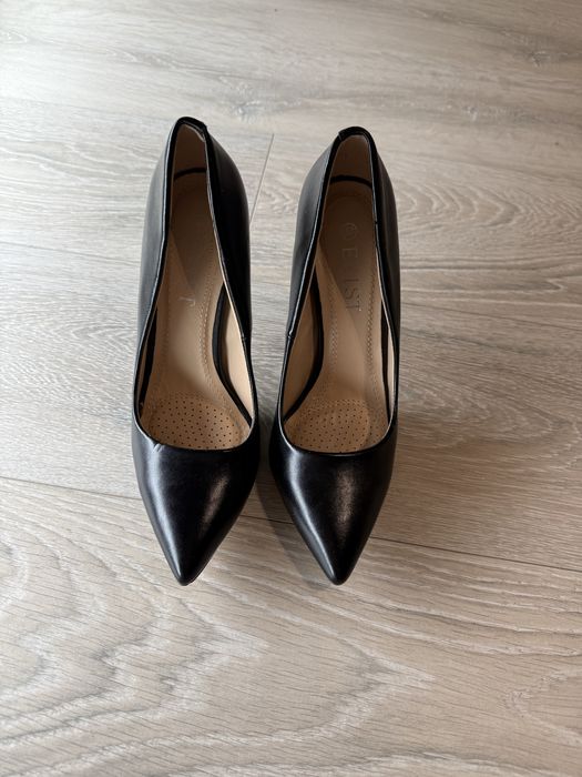 Pantofi stiletto