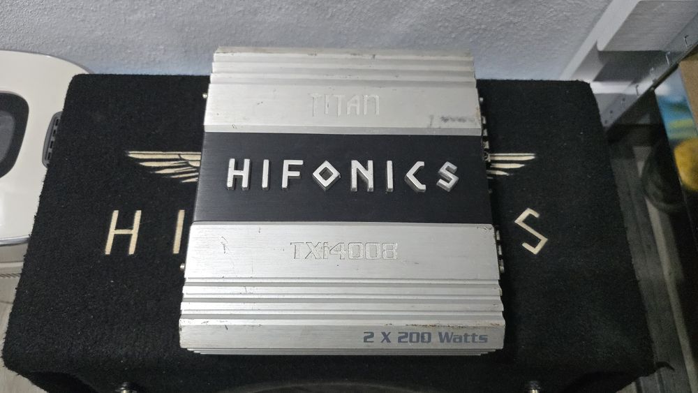 Statie auto si subwoofer Hifonics