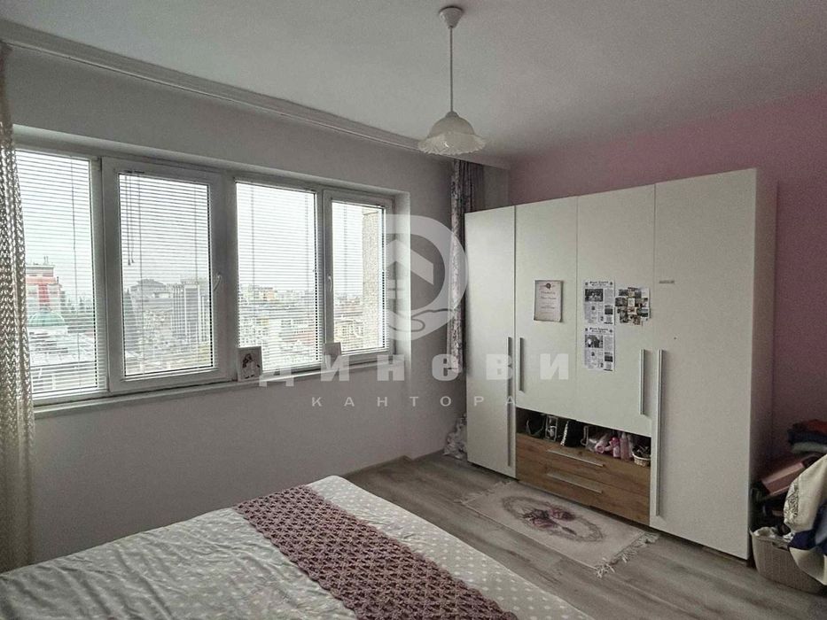 Продава се Тристаен апартамент в Стара Загора, Център - 71 кв.м за 2022 €/кв.м - Снимка #1