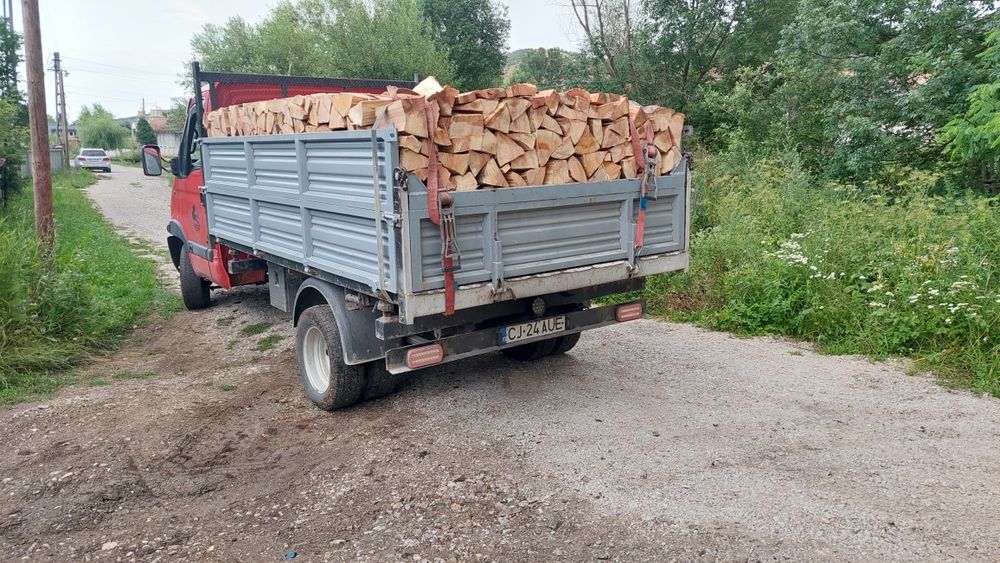 Lemn de foc taiat și crepat