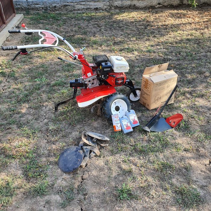 Motocultor PRORUN 7 CP – aproape nou, cu toate accesoriile incluse