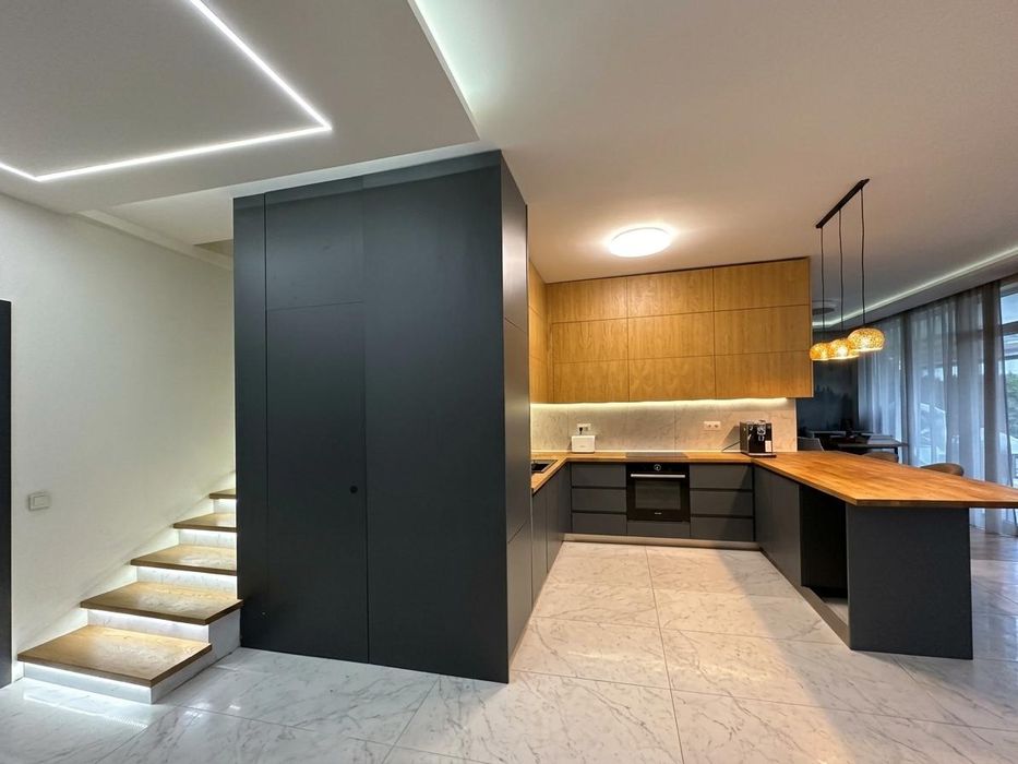 Тристаен апартамент под наем в ж.к. Кръстова вада, 2221574