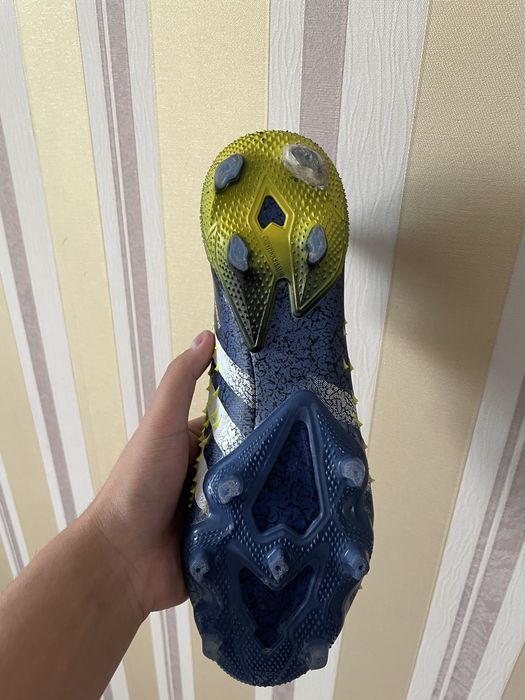 Футбольные бутсы Predator demonskip