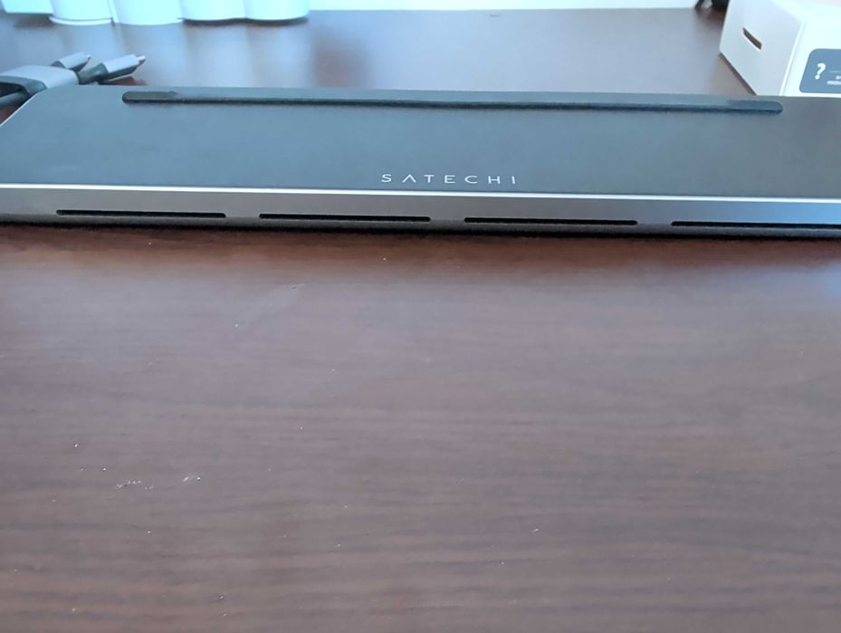 Docking Hub Satechi cu slot NVMe