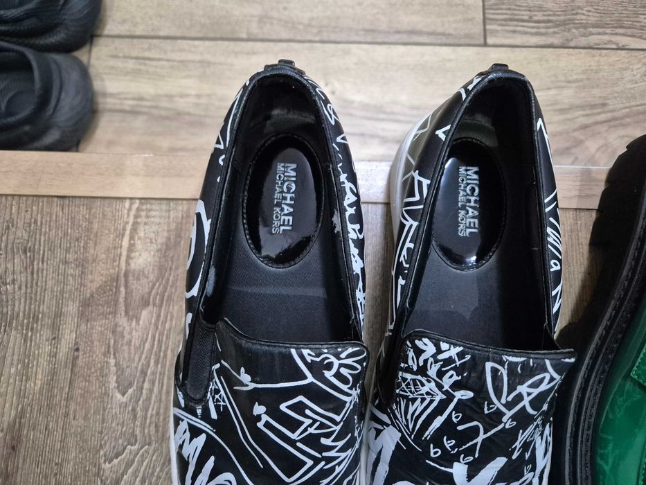 Обувки, летни, есенни, официални.