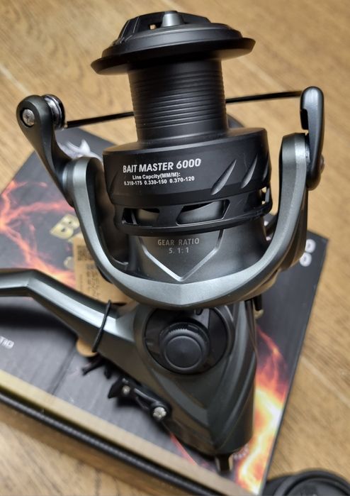 Mulineta Crap EastShark BAIT MASTER 6000 cu BAITRUNNER NEW 2024