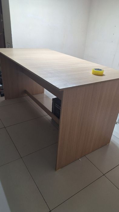 Продам стол бу..