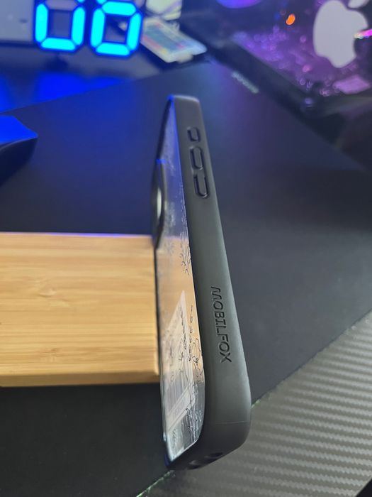 Чисто нов калъф на Mobilfox за iPhone 16