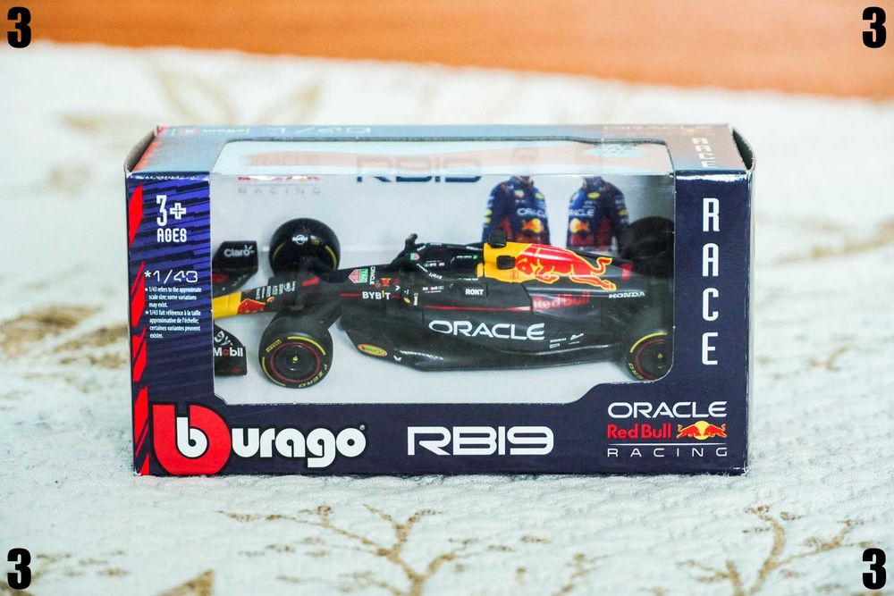 Колички 1/43 - Red Bull, Audi