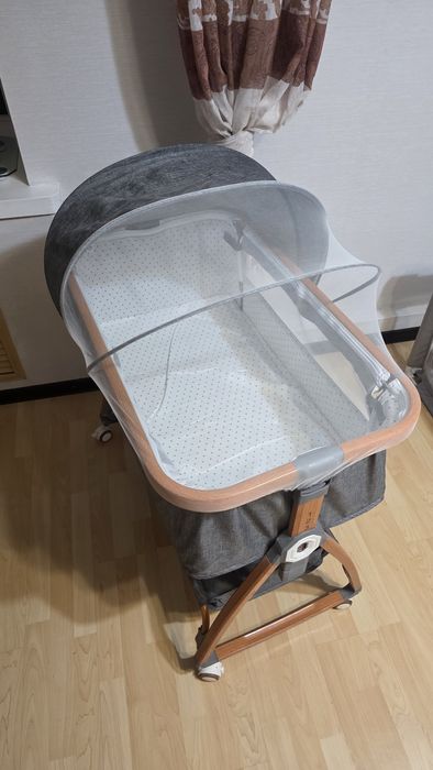 Продам детскую кроватку-манеж