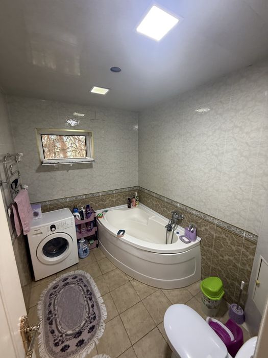 Продам квартиру Водник центр Автасалон Бектемир 77 серия 4 комнат евро