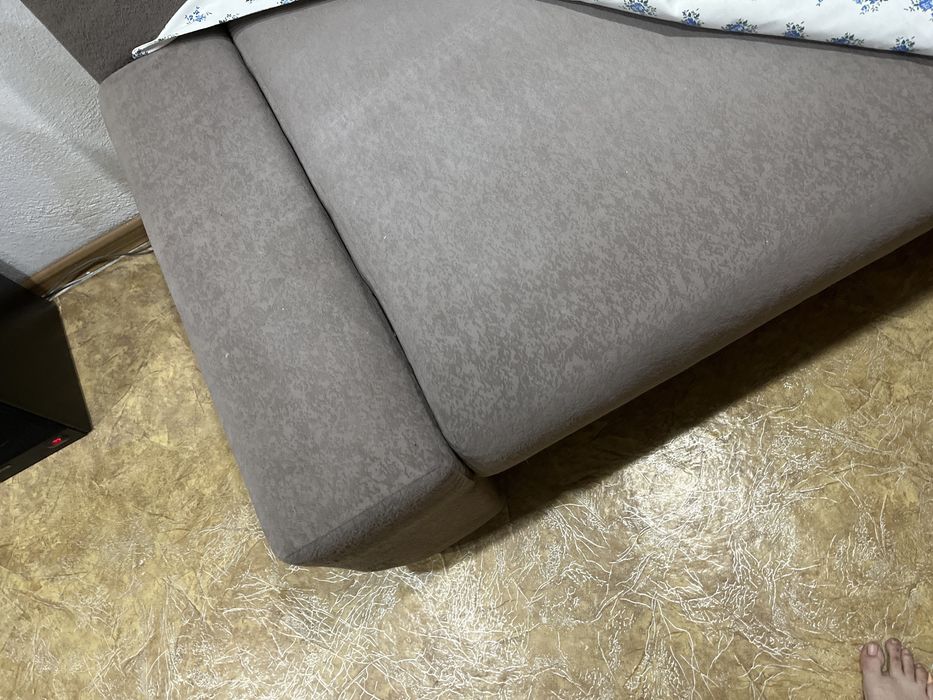 Продам срочно мини диван в хорошем состоянии