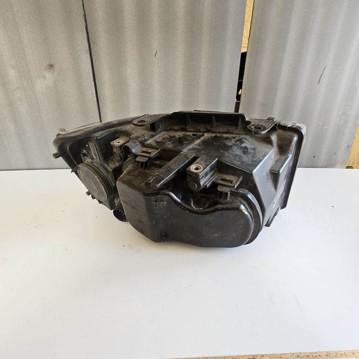 Десен фар Freelander 2 II 06-11 Xenon Land Rover