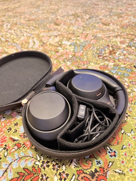 Достойный наушники sony xm4