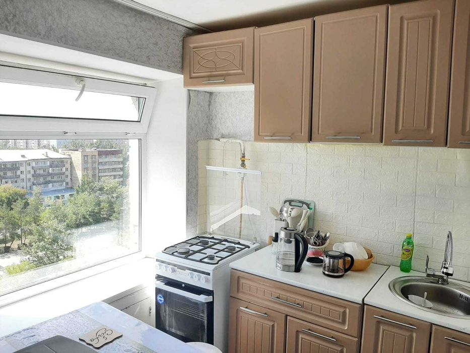 Продам 2-квартиру  пр. Строителей