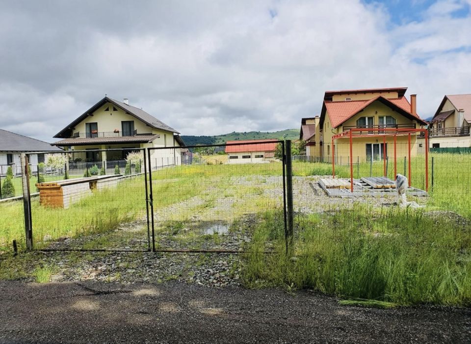 VAND TEREN CASA- Zona Padurea Mociar