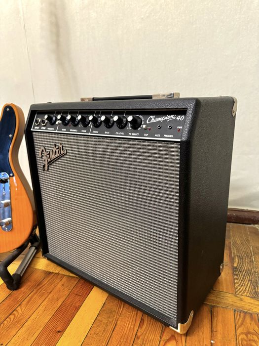 Гитара Squier Affinity Series Telecaster + комбик Fender Champion 40