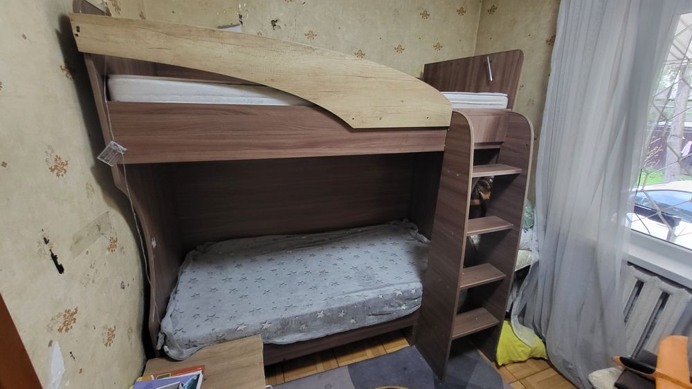 Двухъярусная кровать