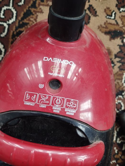 Aspirator DAEVO roșu