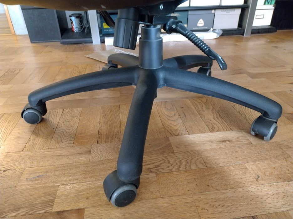 Директорски офис стол, като нов