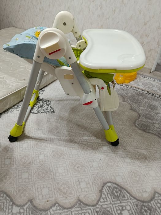 Детский столик для кормления